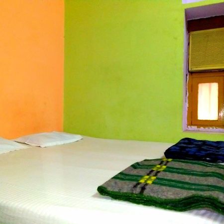 Yogi Lodge Varanasi Exterior photo